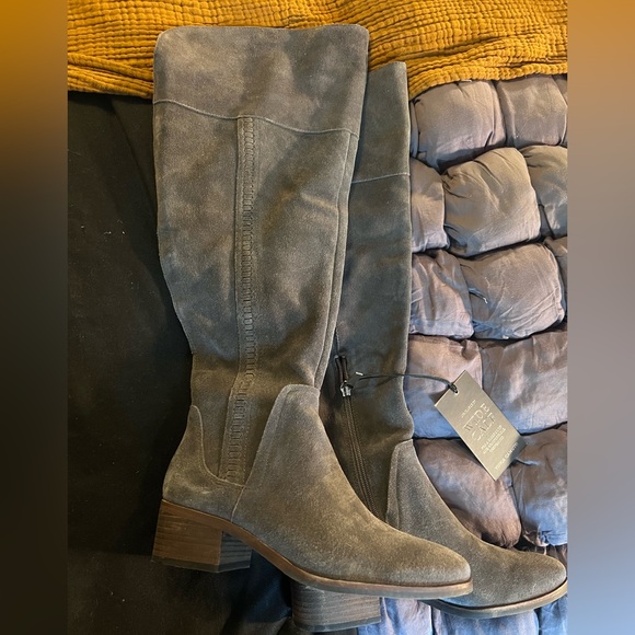 Vince Camuto boot - Picture 3 of 4